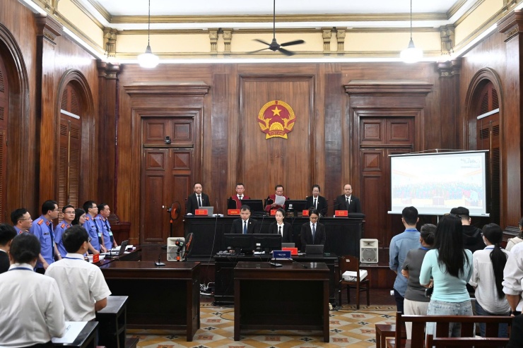 HĐXX trong phiên tòa xét xử chuyên án VN10. Ảnh: Phạm Hải