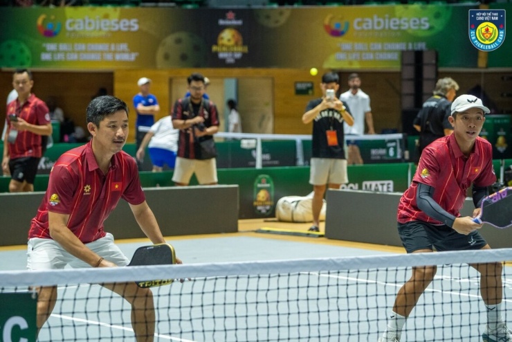 Đội trưởng Đỗ Minh Quân và người đánh cặp Quang Dương. (Ảnh: CLB pickleball CAND)