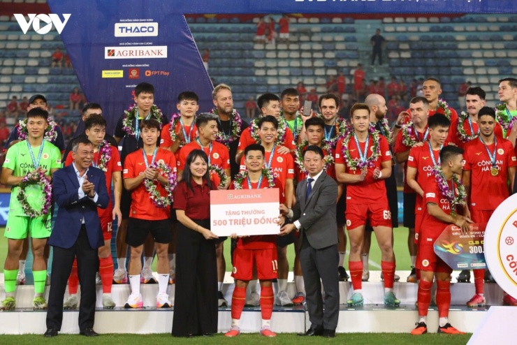 CLB CAHN có những trận đấu rất thành công trước khi V-League khởi tranh. (Ảnh: Như Đạt)