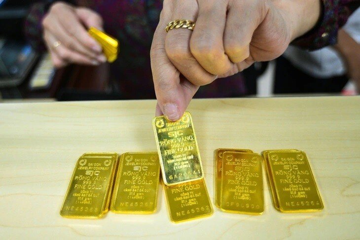 Giá vàng hôm nay, ngày 4/9, tăng mạnh giá vàng miếng và giá vàng nhẫn trong nước. Ảnh: VNN.
