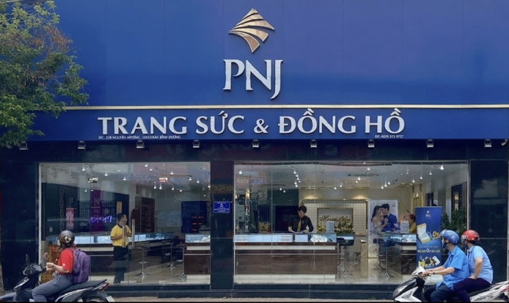 Bức tranh trái chiều dẫn đến lợi nhuận giảm của PNJ. Ảnh minh họa: Hà Gia
