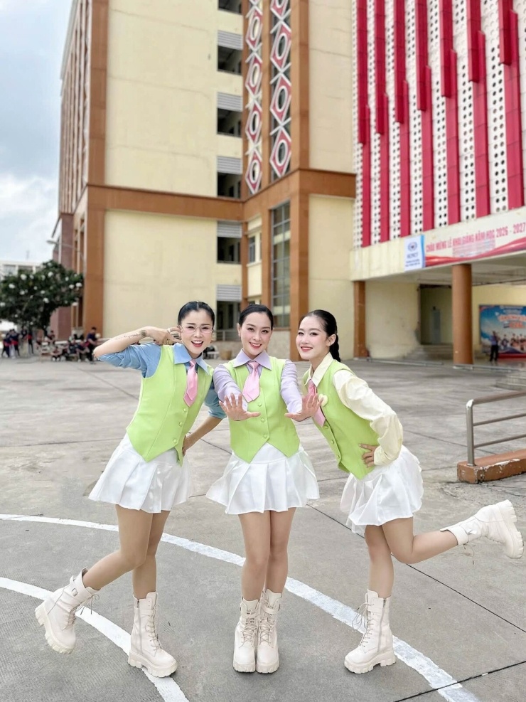 Ảnh sao 6/9: Linh Rin đón sinh nhật cùng nhóm bạn thân - 4