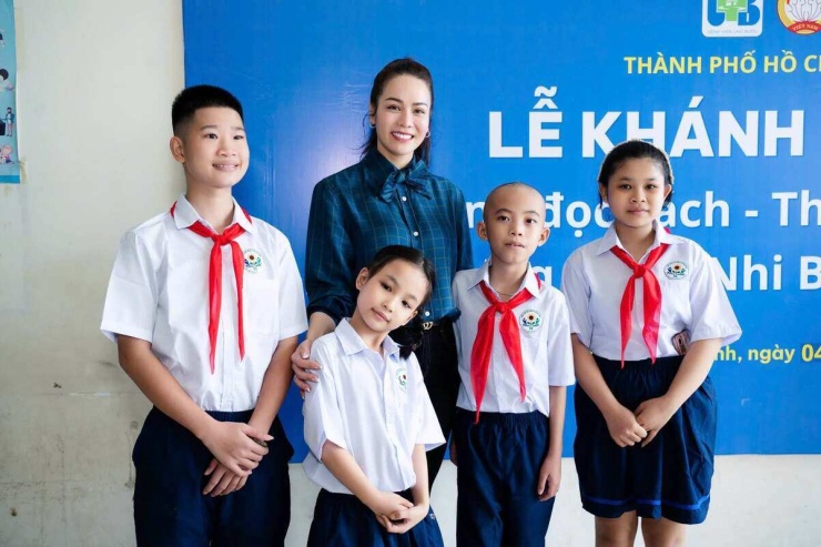 Ảnh sao 6/9: Linh Rin đón sinh nhật cùng nhóm bạn thân - 11
