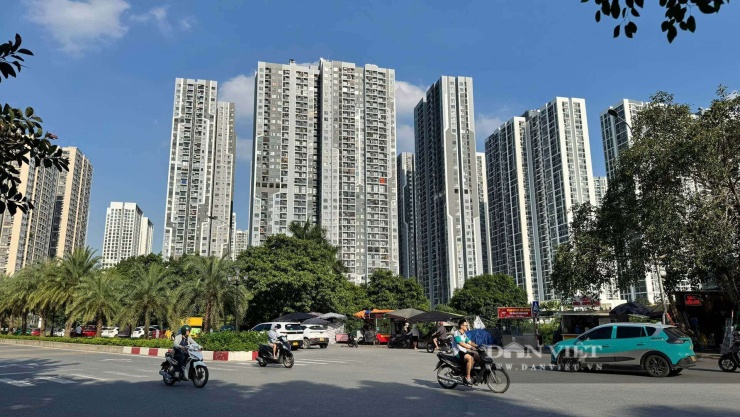 Môi giới bất động sản đang đối mặt áp lực lớn khi chi phí quảng cáo, tìm kiếm khách hàng tăng nhưng hiệu quả chuyển đổi thấp. Ảnh: Anh Văn