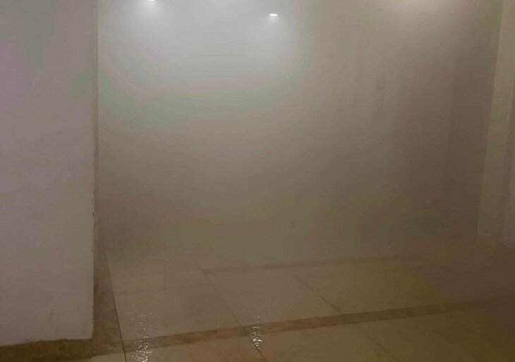 Nhà vệ sinh có thể trở thành nơi mắc kẹt, khiến nạn nhân đối mặt nguy cơ ngạt khói. Ảnh: Đ.T.