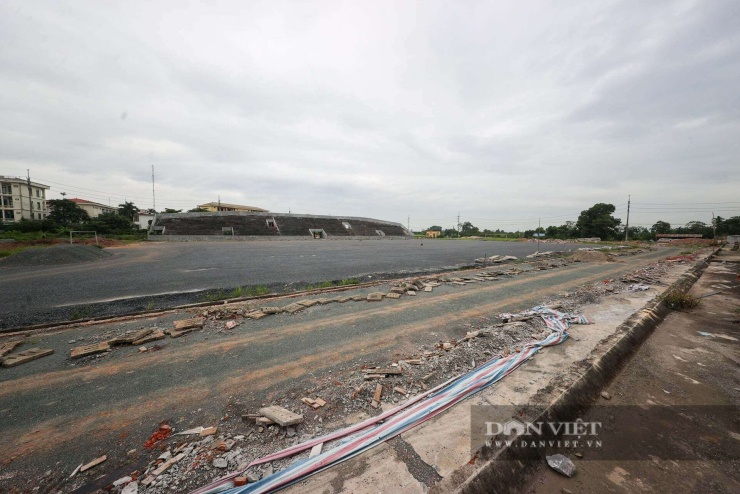 Và đầu năm 2026, xã Phúc Thọ đồng loạt khởi công các dự án, trong đó có dự án nâng cấp Trung tâm Văn hóa - Thông tin và Thể thao và trọng tâm là cải tạo SVĐ Phúc Thọ, với tổng mức đầu tư hơn 234,6 tỷ đồng.