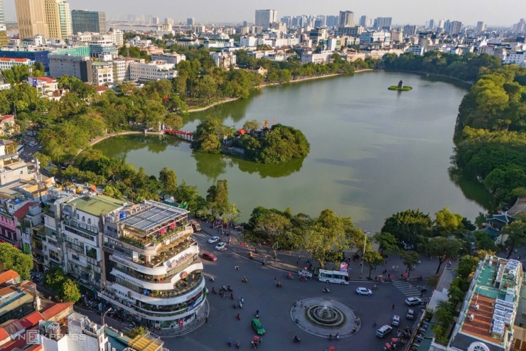 Khu vực Hồ Gươm nhìn từ trên cao năm 2024. Ảnh: Giang Huy