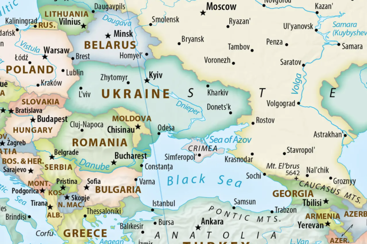 Bản đồ Trái Đất Bình đẳng (Equal Earth Map) là một phép chiếu bề mặt Trái Đất lên bản đồ 2D, giữ nguyên kích thước tương đối của các quốc gia và được Liên Hợp Quốc thông qua vào ngày 4/9/2026. Bản đồ này tô màu xám cho Crimea, để phân biệt nó với Ukraine, cũng như với Nga. Ảnh: EEM.
