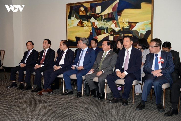 Các đại biểu dự buổi tiếp