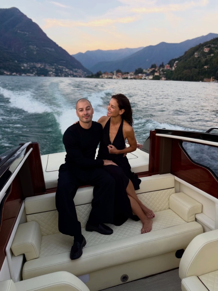 Katie Holmes và bạn trai mới kém 9 tuổi. Ảnh: IGNV