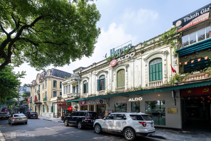 Những công trình hơn trăm tuổi quanh Hồ Gươm - 12