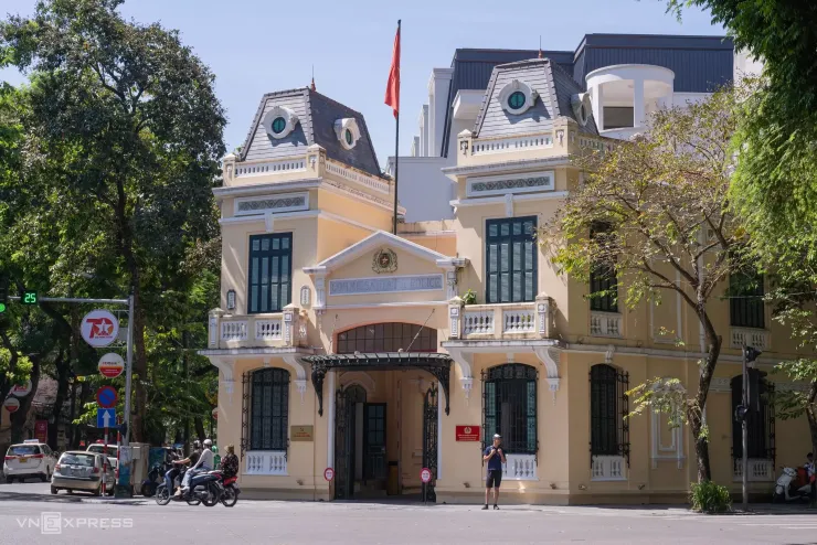 Những công trình hơn trăm tuổi quanh Hồ Gươm - 16