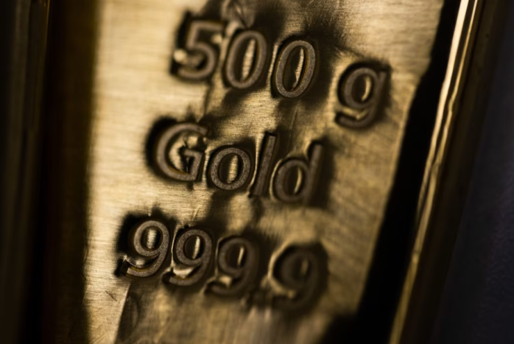 Biểu đồ giá vàng thế giới từ vùng 3.400 USD/ounce hồi tháng 9/2025 lên đỉnh 5.589 USD/ounce tháng 1/2026, sau đó điều chỉnh về 4.400-4.500 USD hồi tháng 9/2026. Ảnh: Bloomberg News