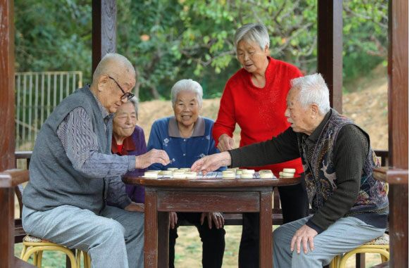 Muốn sống lâu dài ở nông thôn, cần ứng xử khéo léo, giữ thái độ chừng mực để xây dựng quan hệ láng giềng hài hòa. Ảnh minh họa