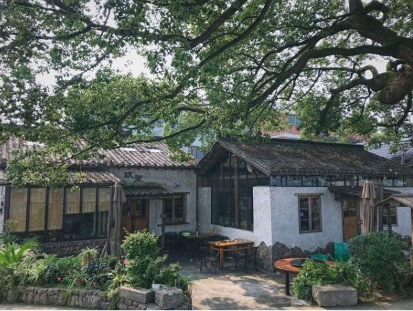 Những bất tiện liên tục xuất hiện khiến cuộc sống sau nghỉ hưu của vợ chồng chú Vương không còn bình yên như họ từng tưởng tượng. Ảnh minh họa