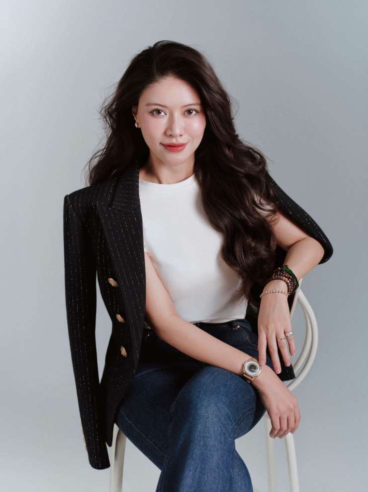 Nhắc đến BTV Dương Ngọc Trinh (Dương Ngọc Trinh, sinh năm 1986), khán giả thường nhớ tới hình ảnh nữ MC sắc sảo trên sóng truyền hình, với phong cách thời trang sang trọng và lối dẫn tự tin. Ngoài công việc, cô khá kín tiếng về đời tư và hiếm khi chia sẻ những câu chuyện xoay quanh cuộc sống cá nhân. Tạp chí Sức khỏe Cộng đồng cho hay.