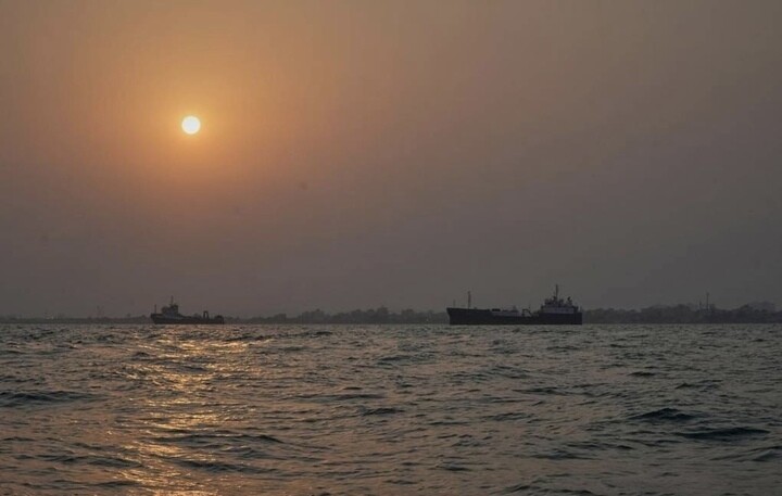 Iran chuyển cho Mỹ danh sách 7 điều kiện để mở lại eo biển Hormuz - 1