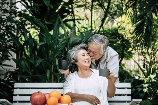 Khi bước vào tuổi xế chiều, ta mới nhận ra rằng danh vọng và tiền bạc không còn quan trọng bằng việc có một cơ thể khỏe mạnh, vì đó mới chính là phúc lộc lớn nhất. Ảnh minh họa