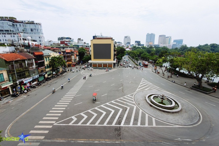 Phía Bắc hồ Hoàn Kiếm, quảng trường Đông Kinh Nghĩa Thục được đề xuất mở rộng, đồng thời tăng kết nối với hồ và khu công viên - quảng trường phía Đông.