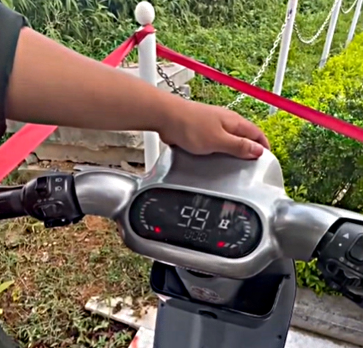 Học sinh lớp 10 'độ' IC xe đạp điện, đồng hồ hiển thị tốc độ 99 km/h - 1