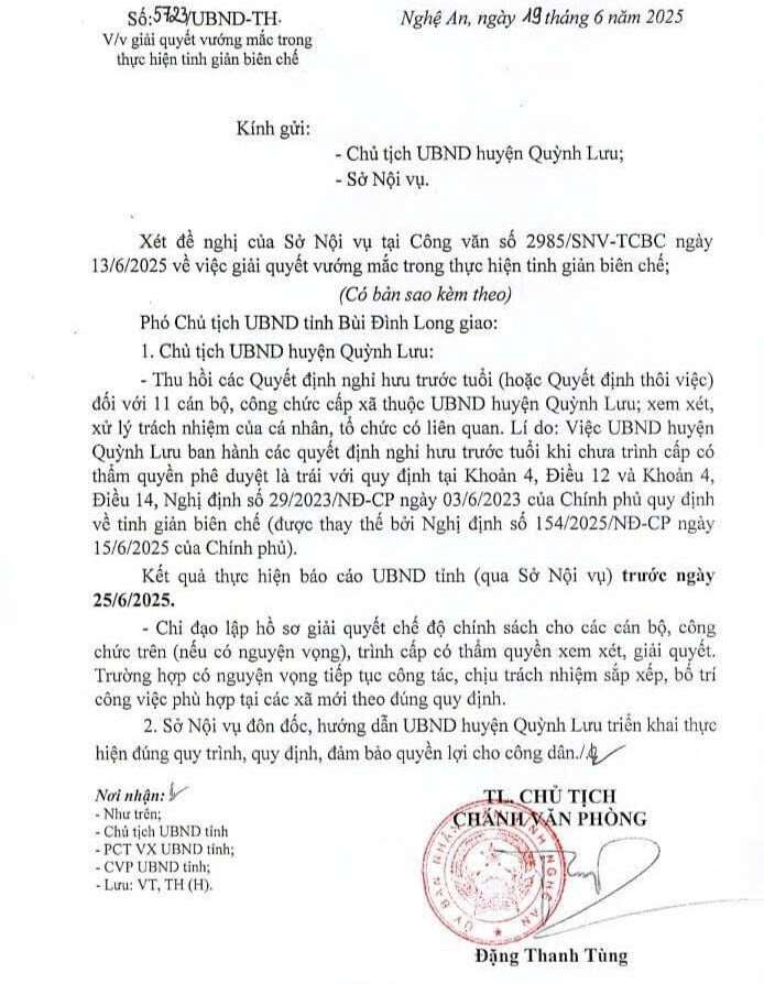 Công văn số 2985/SNV-TCBC ngày 13/6/2025 của UBND tỉnh Nghệ An yêu cầu UBND huyện Quỳnh Lưu thu hồi các Quyết định nghỉ hưu trước tuổi (hoặc Quyết định thôi việc) đối với 11 cán bộ, công chức cấp xã thuộc huyện này. 