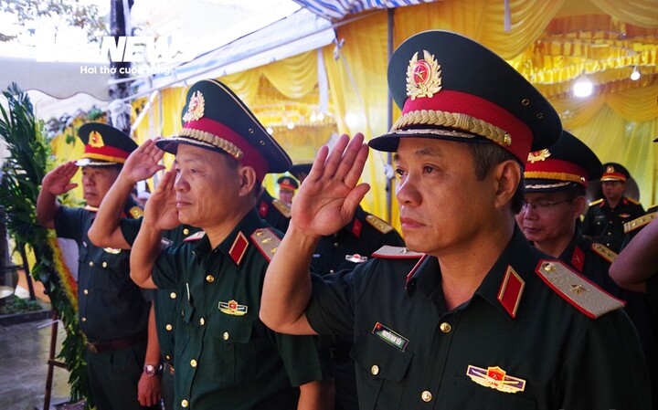 Sự hy sinh của Trung tá Trần Văn Tùng để lại niềm tiếc thương sâu sắc trong lòng đồng đội và người dân địa phương. (Ảnh: Khánh Linh)