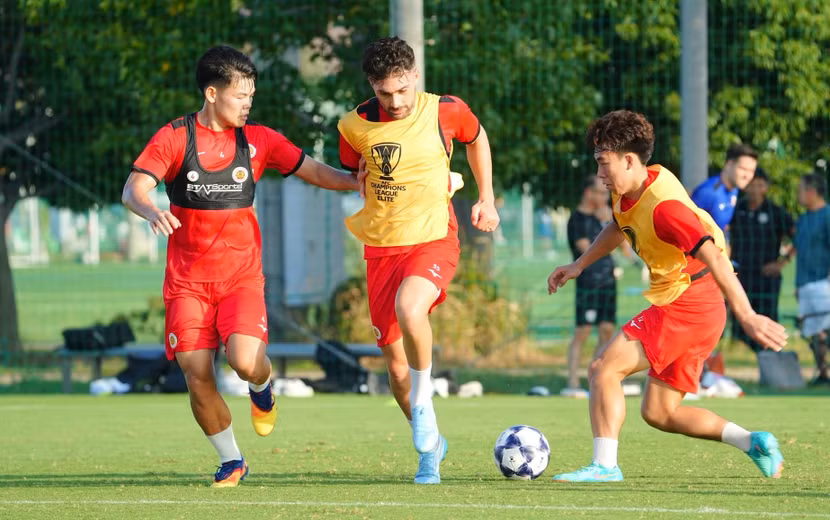 CLB Công an Hà Nội tích cực tập luyện tại Nhật Bản, sẵn sàng đấu chủ nhà Gamba Osaka