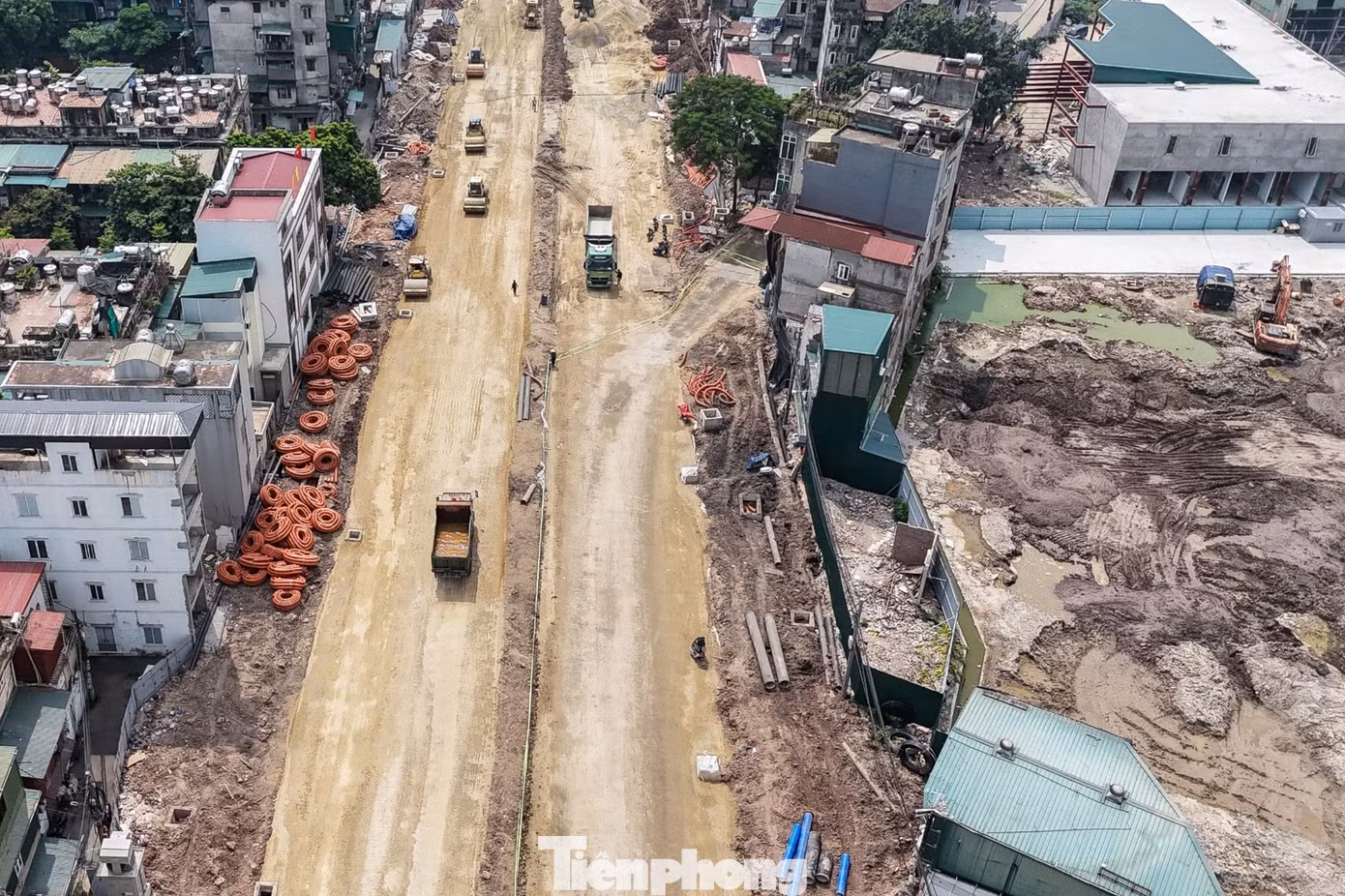 Những căn nhà hình thù kỳ lạ bên Vành đai 2,5 Hà Nội - 12