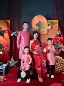 Ảnh sao 15/9: Tiểu thư gia tộc Sơn Kim khoe nhan sắc trong trẻo
