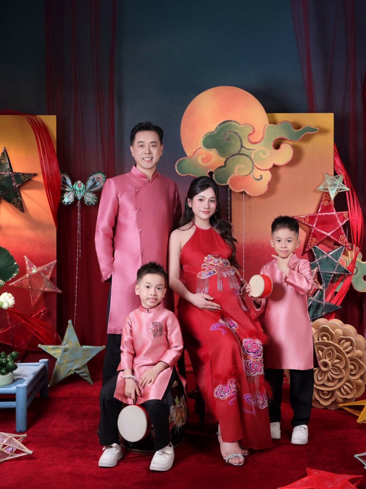 Ảnh sao 15/9: Tiểu thư gia tộc Sơn Kim khoe nhan sắc trong trẻo - 1