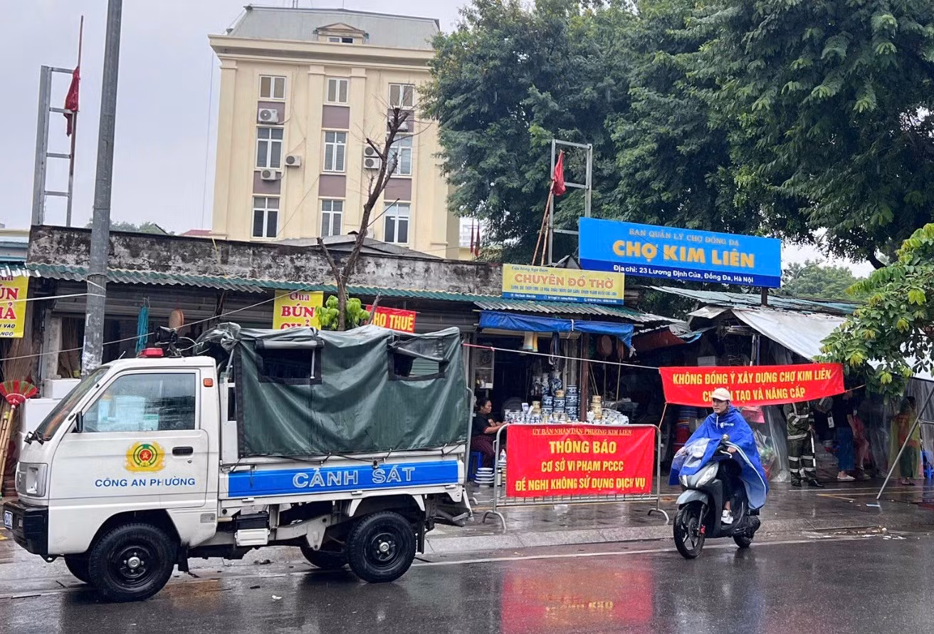 Đình chỉ hoạt động khu chợ 34 năm ở Hà Nội