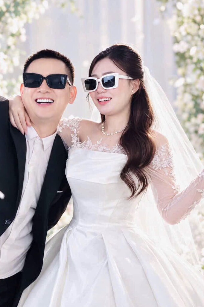 Ảnh cưới của Hoài Lâm và cô dâu kém 9 tuổi - 1
