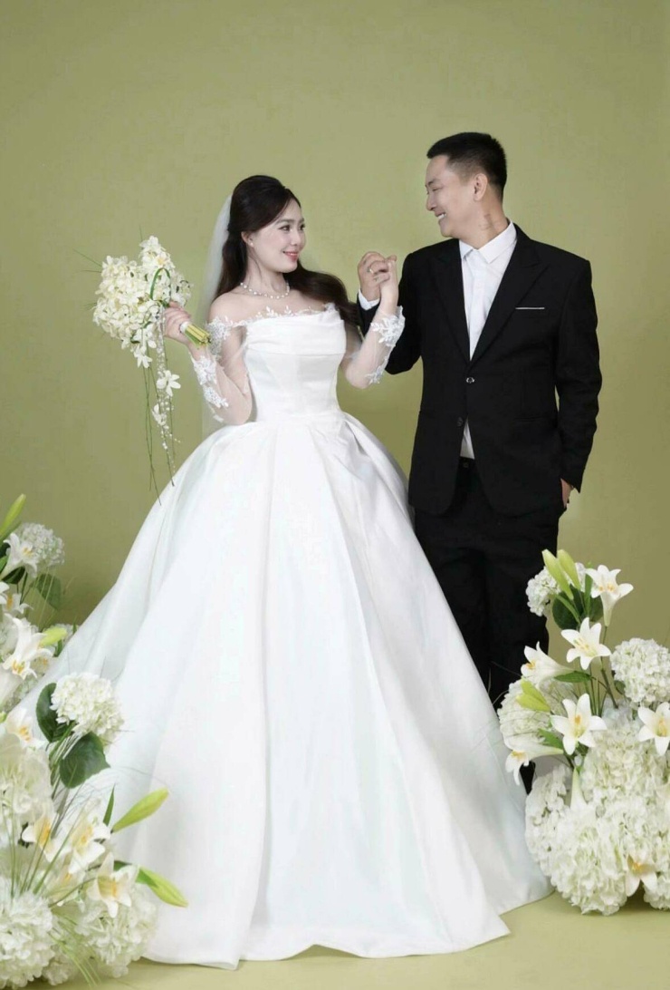 Ảnh cưới của Hoài Lâm và cô dâu kém 9 tuổi - 7