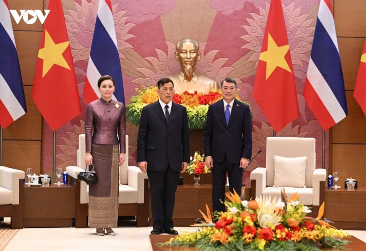 Thủ tướng Chính phủ Lê Minh Hưng hội kiến Nhà vua Vương quốc Thái Lan Maha Vajiralongkorn Phra Vajiraklaochaoyuhua và Hoàng hậu nhân chuyến thăm cấp Nhà nước tới Việt Nam.