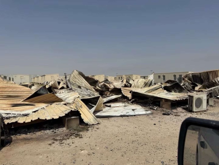 Các xe moóc bị phá hủy trong cuộc tấn công của Iran, tại Trại Buehring, Kuwait. Ảnh CBS News/The Daily Beast