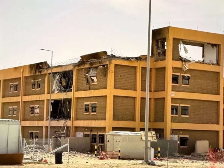 Một tòa nhà bị phá hủy sau cuộc tấn công của Iran vào trại Arifjan, Kuwait. Ảnh CBS News/The Daily Beast