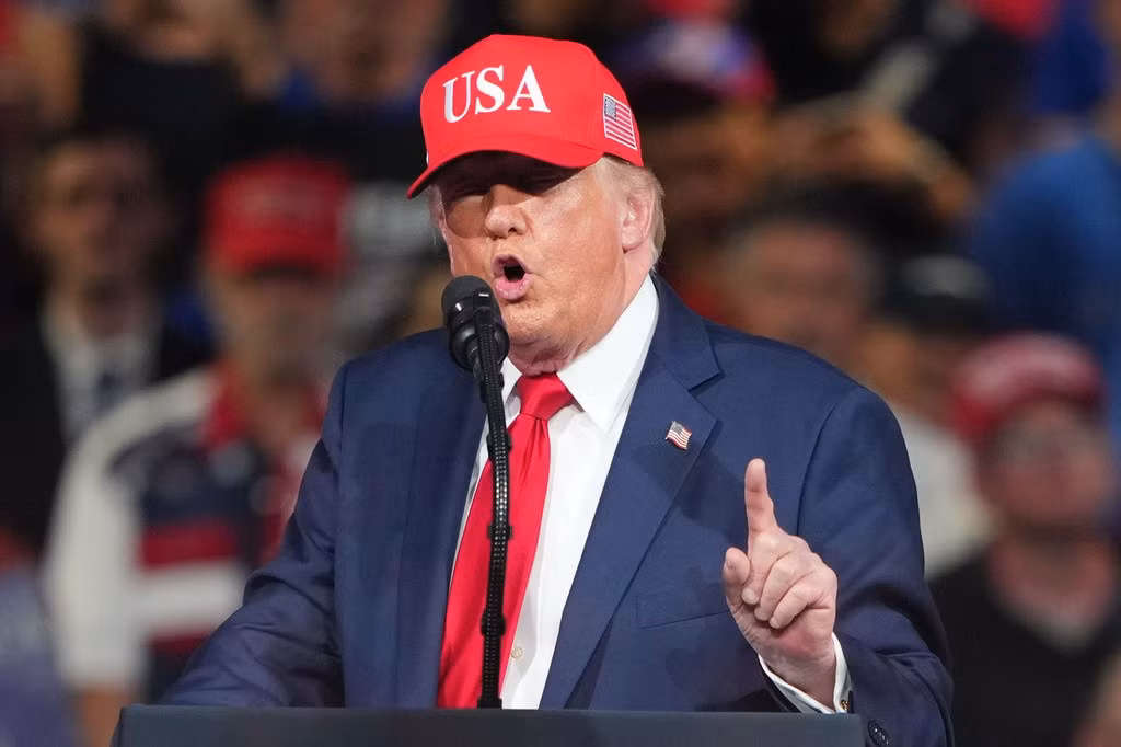 Tổng thống Mỹ Trump phản ứng gay gắt sau quyết định mới của Fed