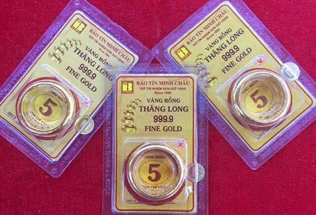 Vàng nhẫn trơn của Bảo Tín Minh Châu đầu giờ sáng nay niêm yết 14,27-14,67 triệu đồng/1 chỉ.