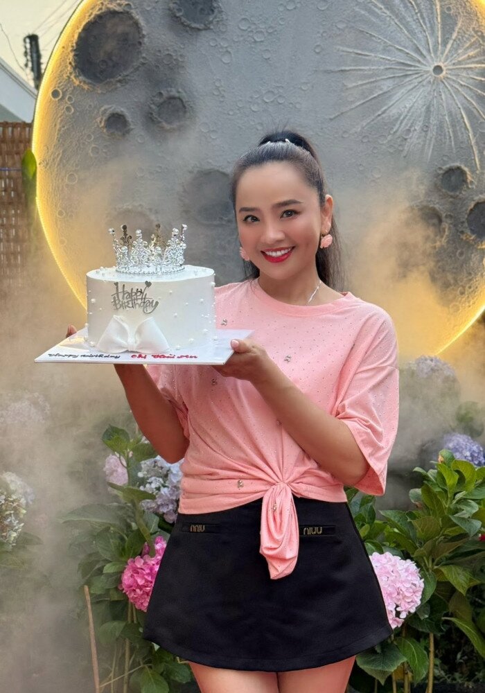Hoài An vẫn chọn sống độc thân dù vẫn có không ít người theo đuổi. 