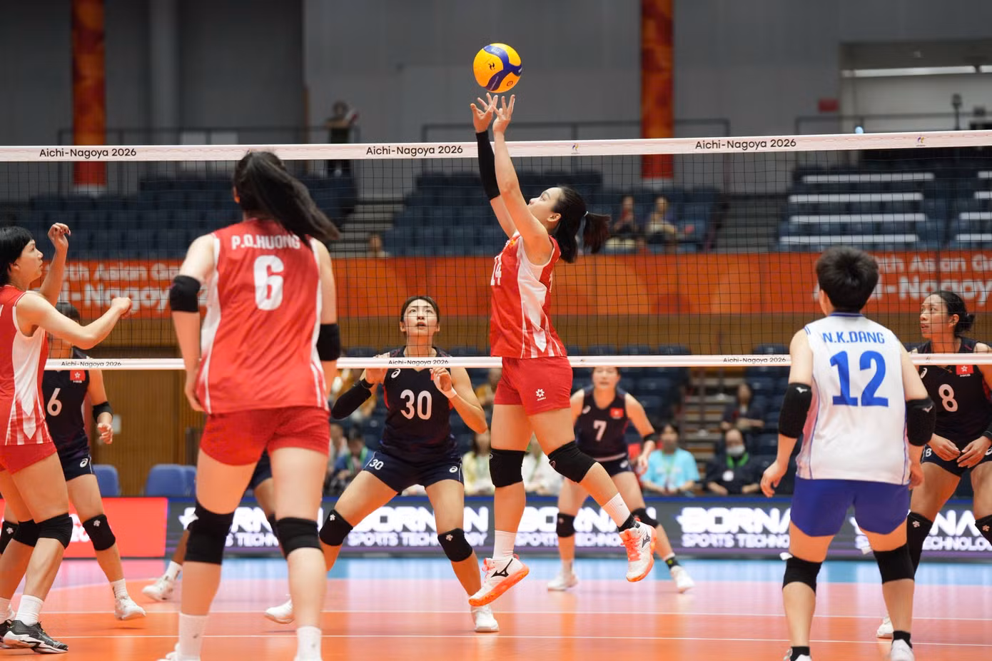Ngắm 'chân dài' cao 1m87 của bóng chuyền nữ Việt Nam, nổi bật ở Asiad 20 - 2