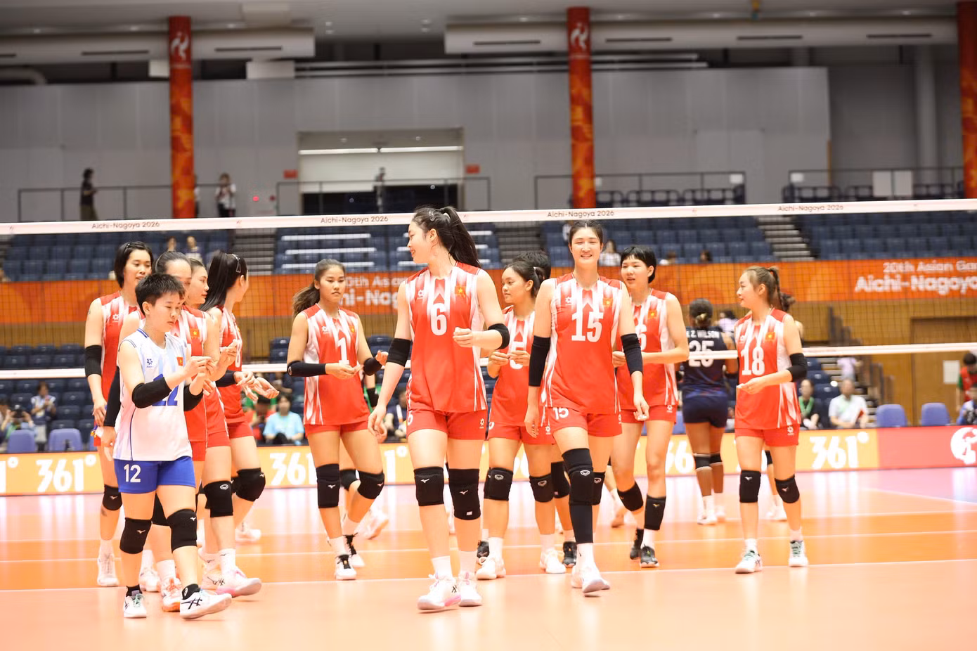 Ngắm 'chân dài' cao 1m87 của bóng chuyền nữ Việt Nam, nổi bật ở Asiad 20 - 6