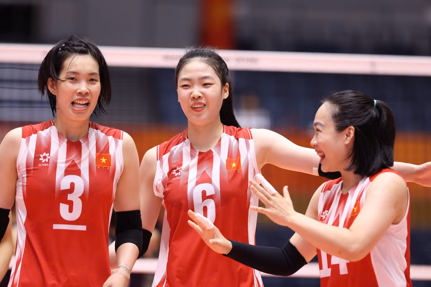 Ngắm 'chân dài' cao 1m87 của bóng chuyền nữ Việt Nam, nổi bật ở Asiad 20 - 5