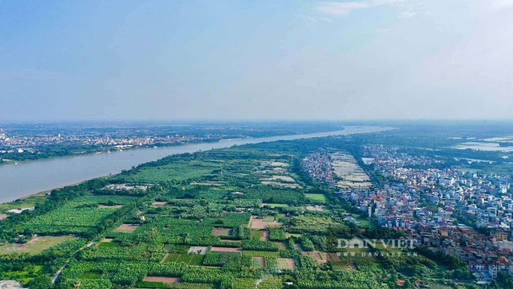 Tháp Kỷ nguyên vì vậy không được định hướng như một công trình đứng độc lập, mà là một điểm nhấn trong tổng thể không gian phát triển mới ven sông Hồng.