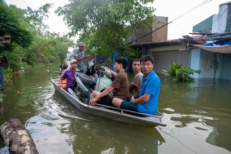 Biển nước bủa vây vùng trũng ngoại thành Hà Nội - 5
