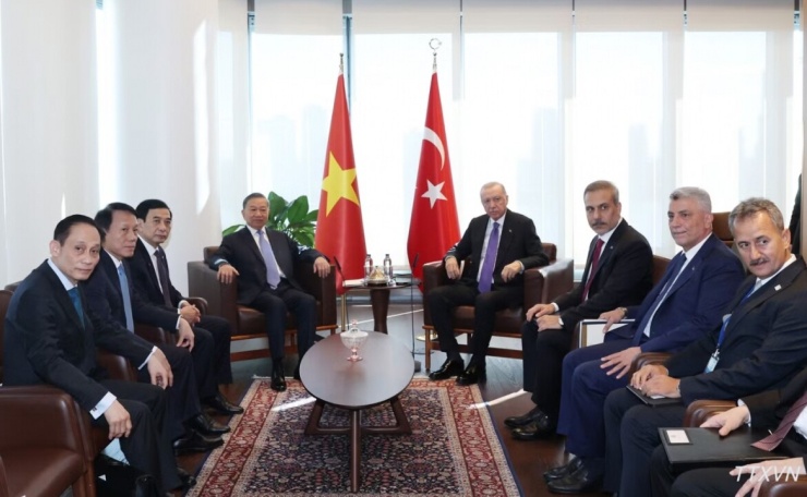 Tổng Bí thư, Chủ tịch nước Tô Lâm gặp Tổng thống Thổ Nhĩ Kỳ Recep Tayyip Erdogan. (Ảnh: TTXVN)