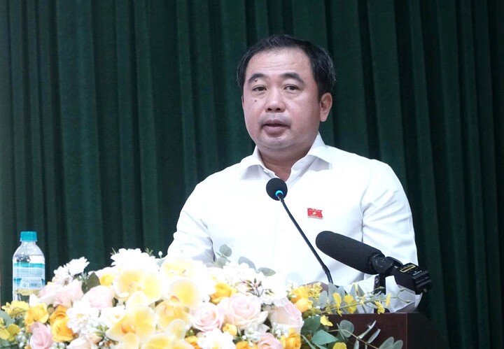 Bí thư Hà Nội Trần Đức Thắng phát biểu tại buổi tiếp xúc cử tri.