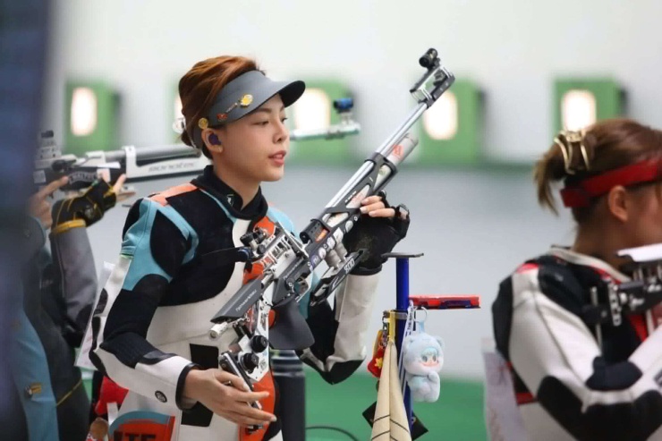Tại vòng loại nội dung 10m súng trường hơi đồng đội hỗn hợp nam nữ ASIAD 2026 diễn ra sáng 22/9, Phí Thanh Thảo và Nguyễn Tâm Quang đã thi đấu tốt, cán đích ở vị trí thứ 4 với 631,7 điểm. Đôi VĐV này sẽ tiến vào chung kết tranh chấp huy chương. Ảnh: Tâm Quang.