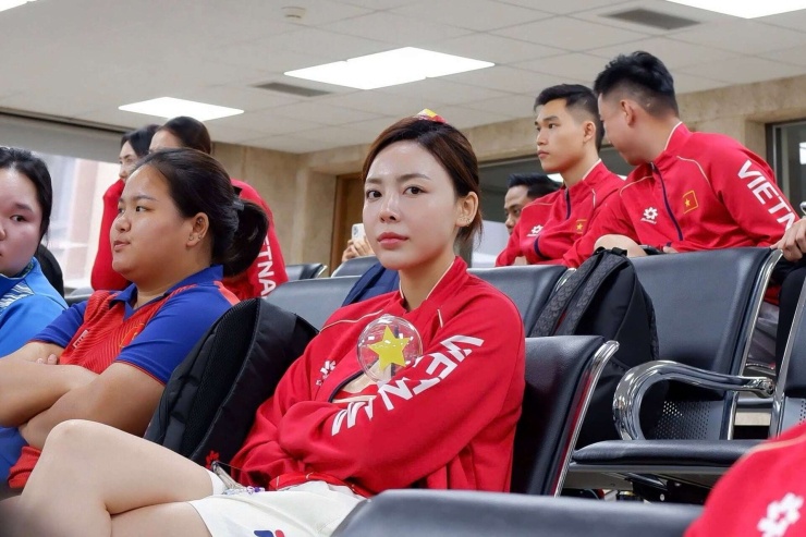 Không dừng lại ở đó, nữ xạ thủ quân đội liên tục duy trì phong độ ấn tượng tại các giải đấu khu vực. Tại các giải vô địch Bắn súng Đông Nam Á, Phí Thanh Thảo tiếp tục lập kỳ tích với những tấm HCV cá nhân và đồng đội. Ảnh: FBNV.