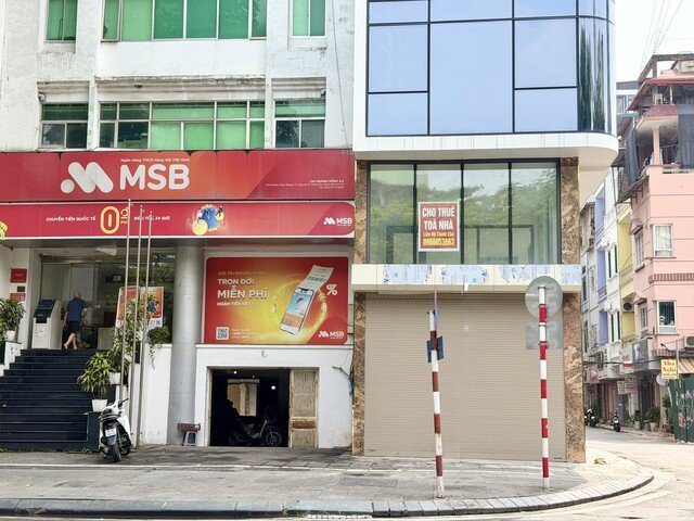 Hàng loạt mặt bằng ‘vàng’ bỏ trống, biển treo la liệt tìm khách cho thuê - 2
