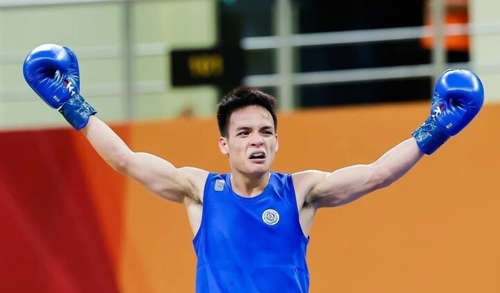 Võ sĩ Đinh Văn Tâm giành huy chương bạc ASIAD 2026.